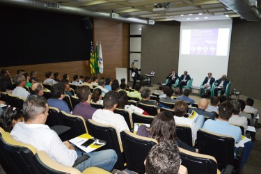 abenc-go-discute-empreendedorismo-na-engenharia