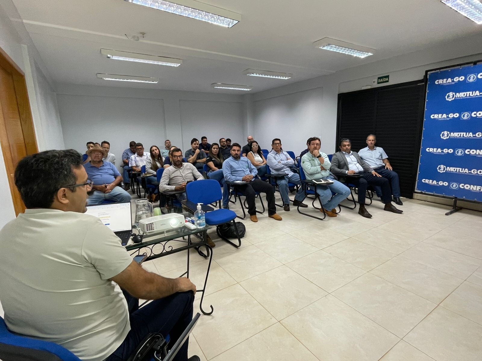 encontro-profissional-para-atualizacao-normas-vigentes-e-art-em-itumbiara