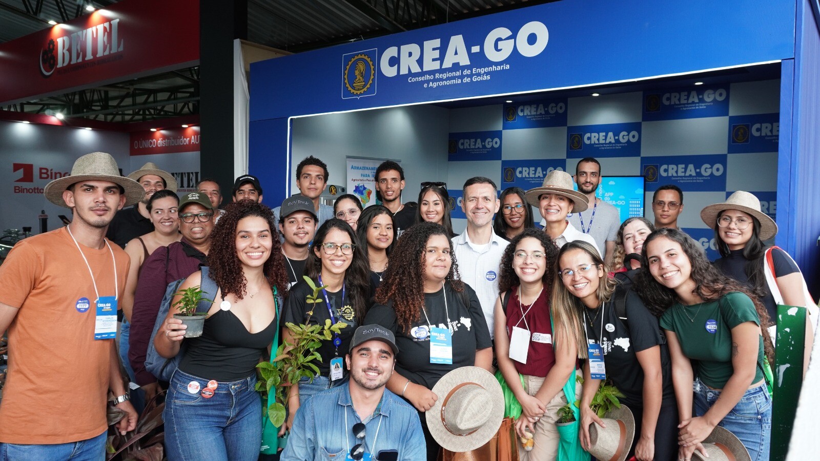 o-crea-go-encerrou-sua-participacao-historica-na-tecnoshow-comigo-2026-com-foco-na-valorizacao-da-agronomia-e-inovacao-no-campo
