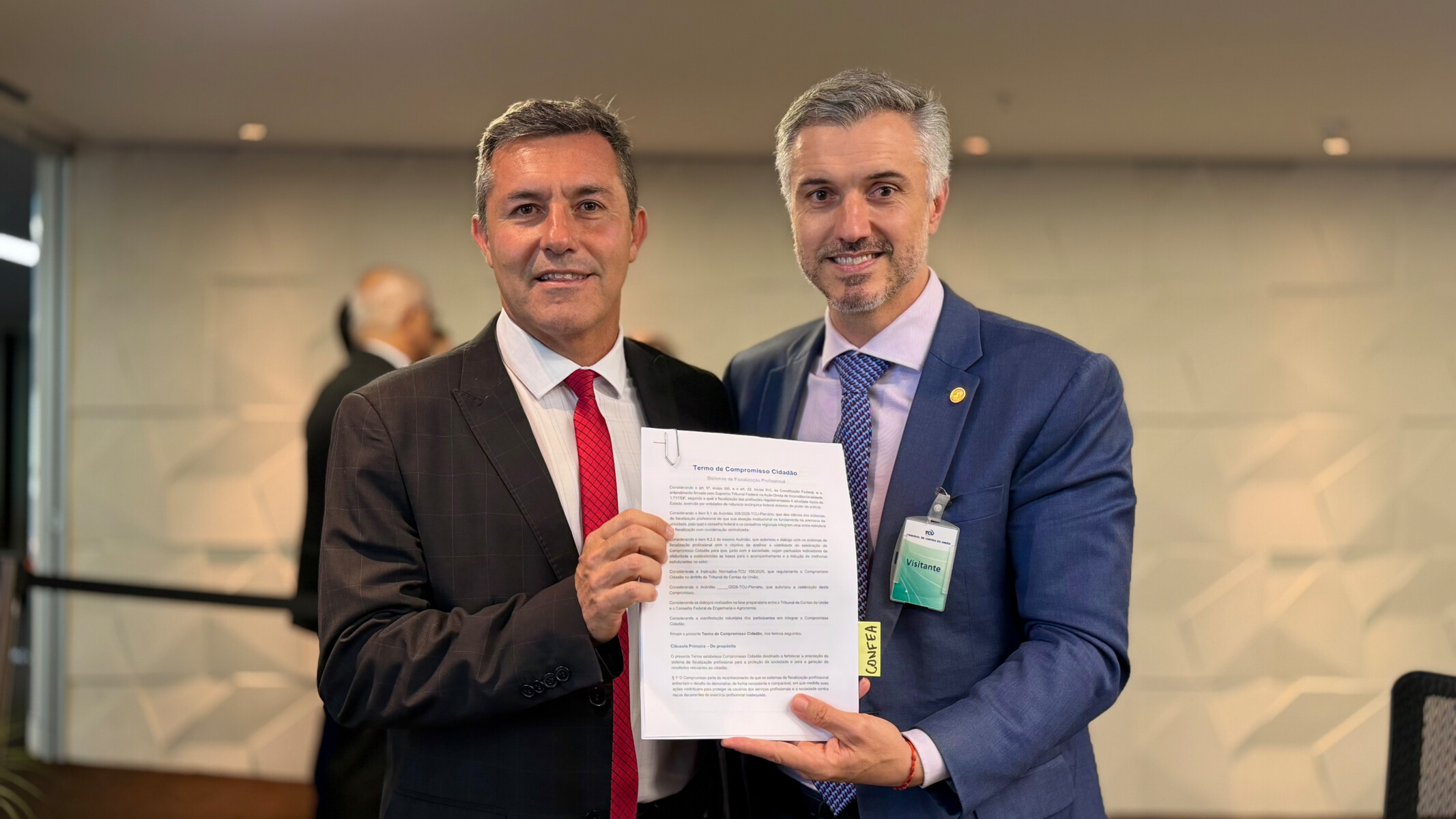confea-assina-termo-de-compromisso-cidadao-com-o-tcu