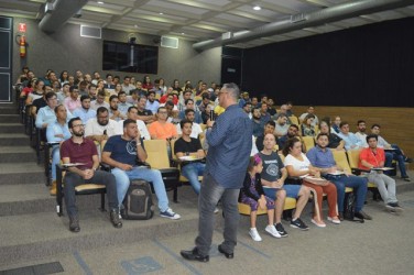 palestra-sobre-projeto-e-execucao-de-paredes-de-concreto-recebe-100-participantes