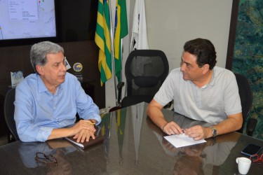 deputado-estadual-talles-barreto-conhece-acoes-do-crea-go