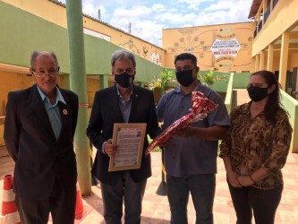 francisco-almeida-e-homenageado-pelo-cetec