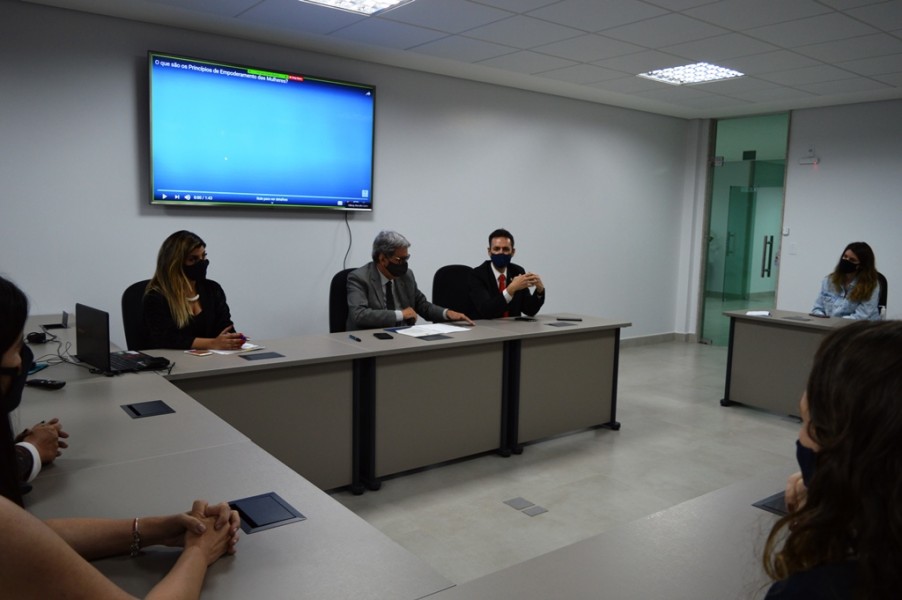 PRINCIPIOS DE EMPODERAMENTO DAS MULHERES 02.JPG