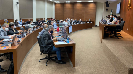 conselheiros-do-crea-go-se-reunem-em-plenaria