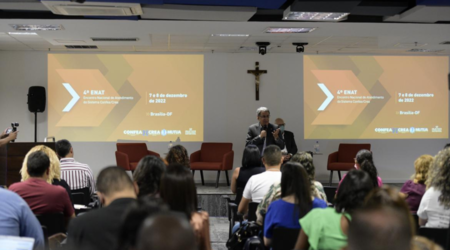 funcionarios-de-atendimento-dos-creas-se-reunem-para-reciclagem