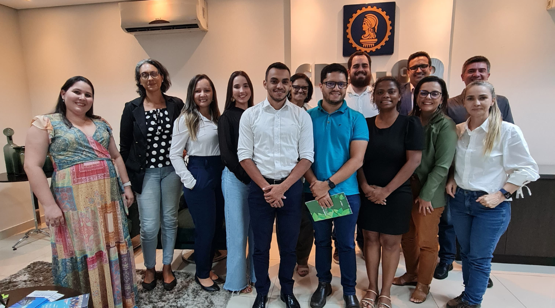 profissionais-de-diversas-areas-se-reunem-em-mais-uma-edicao-do-cafe-com-presidente