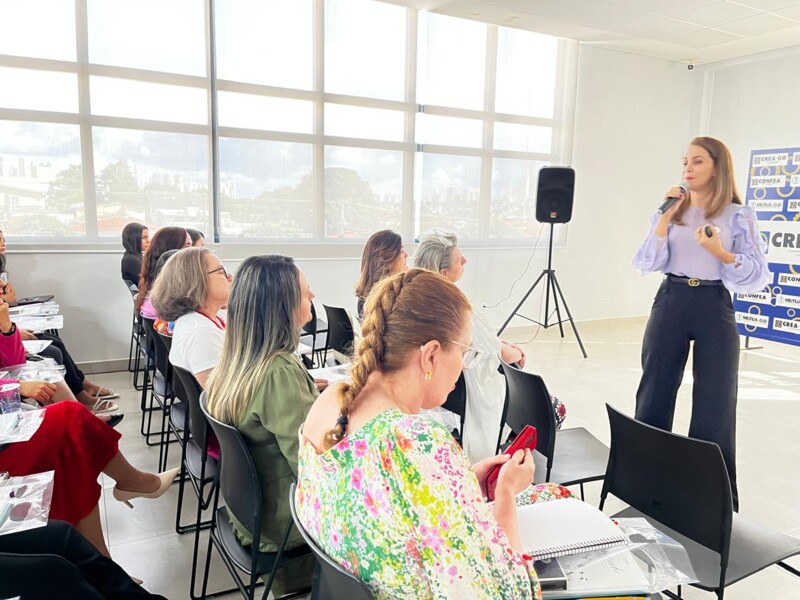 dia-da-mulher-colaboradoras-e-conselheiras-participam-de-palestra-sobre-o-potencial-feminino-na-sociedade