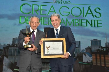 iris-rezende-e-homenageado-no-premio-de-meio-ambiente